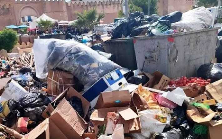 أزمة النفايات : ولاية صفاقس تتوجّه نحو إضراب عام جهوي 