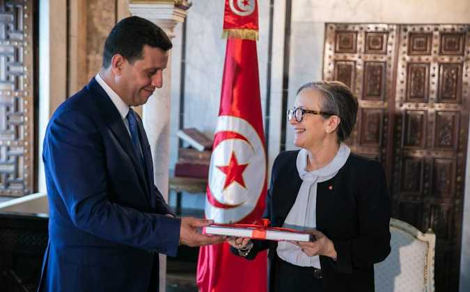 نجلاء بودن تلتقي وزير السياحة الجزائري 