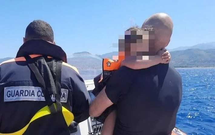 الجبابلي: تمّ الاحتفاظ بوالدي الطفلة التي وصلت إلى إيطاليا في مركب 'حرقة '

