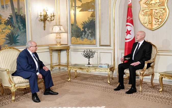 وزير الخارجية الجزائريّ في ضيافة قيس سعيد