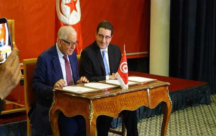 رسميّا: توقيع اتفاقية الاندماج النهائية لحزب تحيا تونس والمبادرة