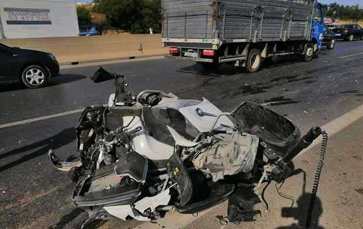 حادث مرور خطير يودي بحياة عون أمن وإصابة أربعة مواطنين

