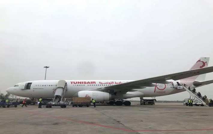 الطائرة التونسية انهت شحن المواد الطبية من الصين و غادرت في اتجاه تونس