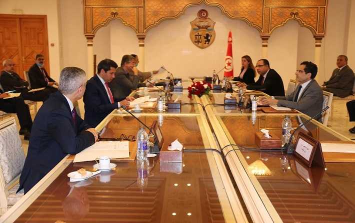 اجتماع بوزارة الخارجية حول اجلاء التونسيين العالقين بالخارج