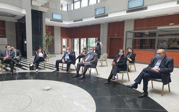 بمقر الاتحاد التونسي للصناعة و التجارة:
جلسة عمل بين وزير الصحة وغرفة مصنعي الأدوية