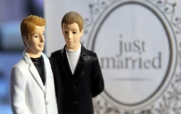 الاعتراف بزواج مثليّين في تونس يثير السخط

