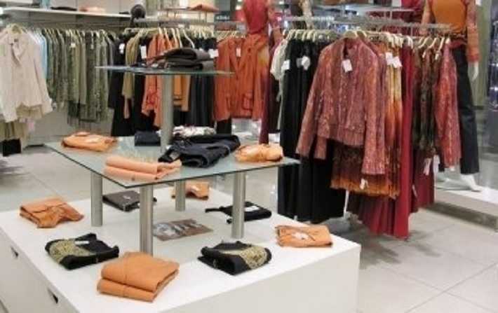 بداية من اليوم: فتح محلات بيع الملابس الجاهزة ليلا