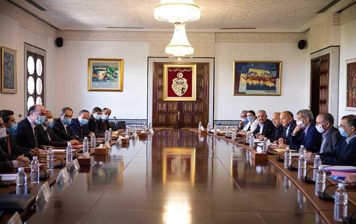 جلسة عمل مشتركة بين وفد حكومي ووفد عن المكتب التنفيذي للاتحاد العام التونسي للشغل