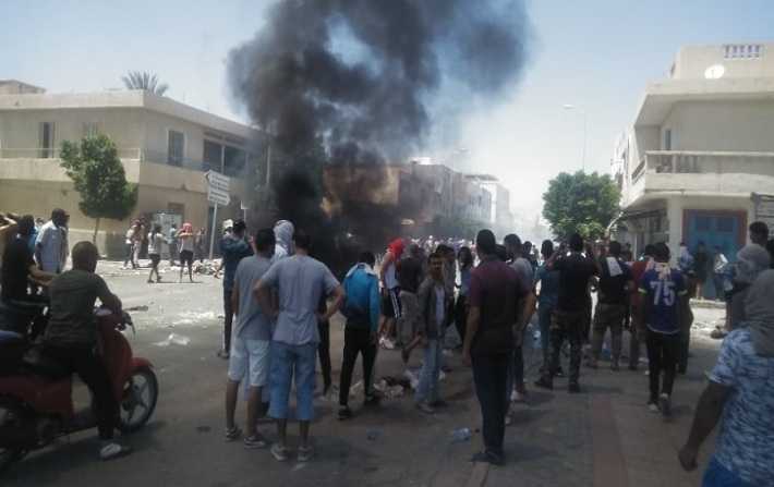 وزارة الداخلية: محاولة الإعتداء على المجمّع الأمني بتطاوين بواسطة الزجاجات الحارقة من قبل المحتجين