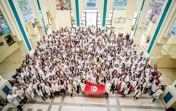 بالصور: الإحتفال بالدّفعة 50 من كلّية الطب بتونس