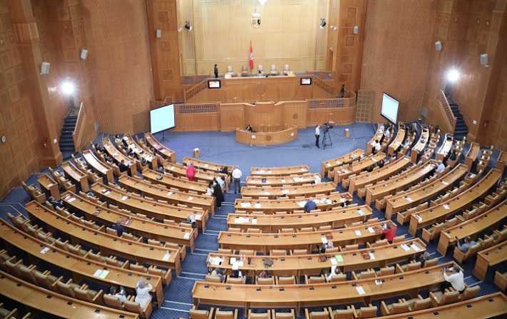 البرلمان يُصادق على إرجاء النظر في مشروعي قانونين يتعلقان بالمحكمة الدستورية 