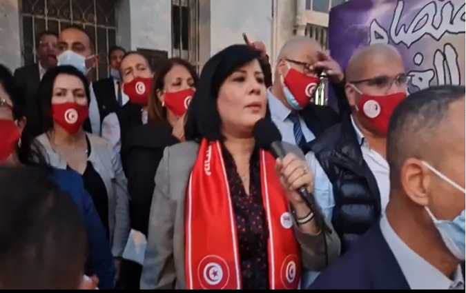 الدستوري الحر يعتصم أمام مقر حزب التحرير 