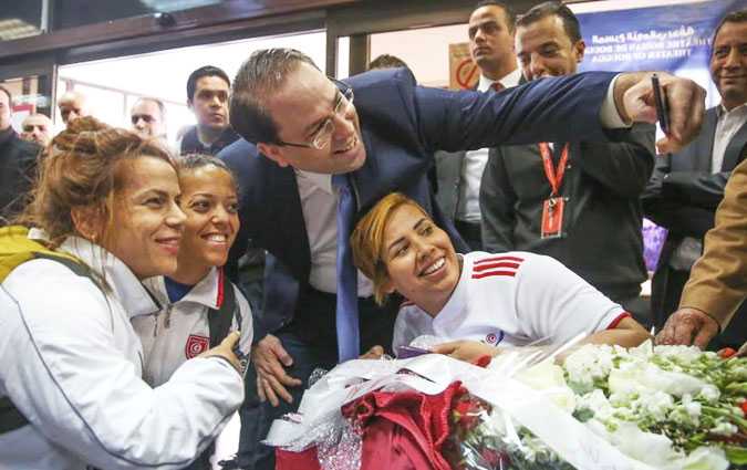 رئيس الحكومة يستقبل أبطال تونس لألعاب القوى من ذوي الإحتياجات الخاصة 
