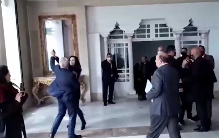 نائب النهضة ناجي الجمل يعتدي بالعنف على النائبة زينب السفاري