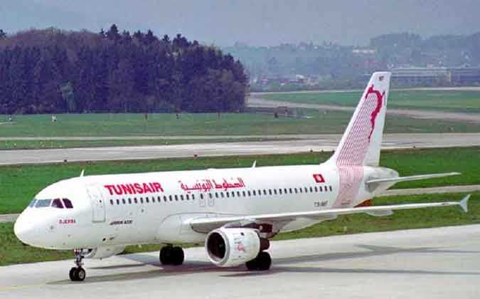 الخطوط الجوية التونسية : ايقاف ثلاثة مضيفين عن العمل بسبب مخالفة ديوانية 