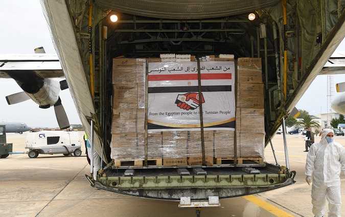 وصول طائرة عسكرية مصرية الى تونس محمّلة بمساعدات طبّية
