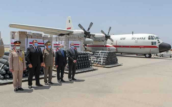 طائرتان عسكريتان مصريتان محملتان بالمستلزمات الطبية تصلان الى تونس