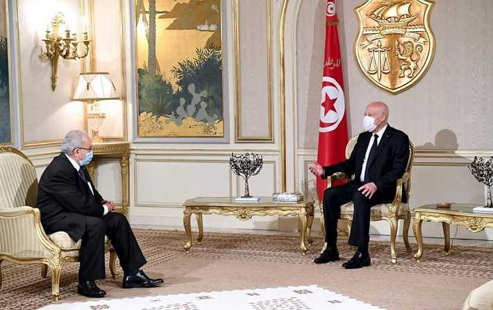 قيس سعيّد يلتقي بوزير الشؤون الخارجية الجزائري لعمامرة