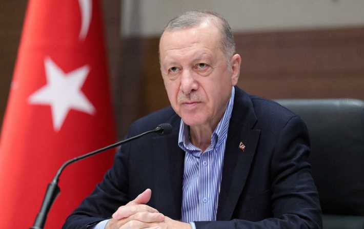 في اتّصال هاتفي بالرئيس سعيّد: أردوغان يؤكّد أنّ استمرار عمل البرلمان يُعتبر مصدر إلهام للتحوّل الديمقراطي
