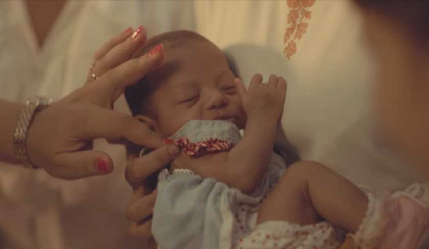 الجمعية التونسية لطب الأطفال توصي بعدم تقبيل الاطفال و الرضع 