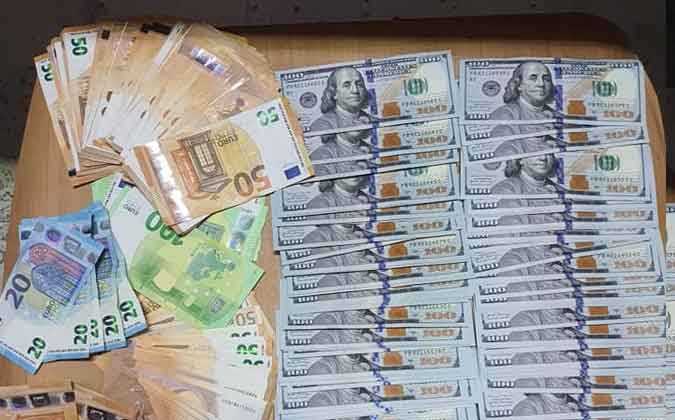 سوسة : حجز 95 ألف دينار من العملة الاجنبية 