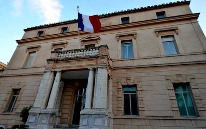 لقاء الجرندي بسفير فرنسا – الفرق بين بياني الخاريجة والسفارة

