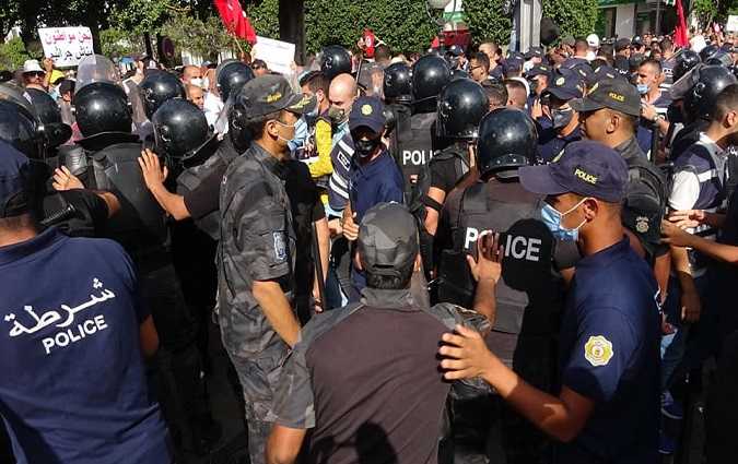 مسيرة 'ضد الانقلاب' - اشتباكات بين قوات الأمن والمتظاهرين


