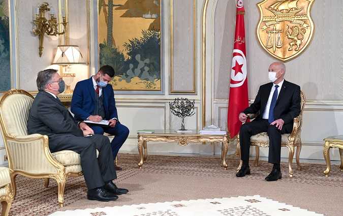 قيس سعيد يبلّغ السفير الأمريكي استياء تونس من إدراجها في جدول أعمال الكونغرس


