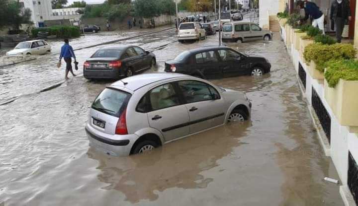 تونس الكبرى والوطن القبلي - الأمطار تسبب غلق الأنهج وتداهم المحلات

