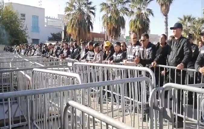 الأمن يمنع مُتظاهري 'مواطنون ضد الانقلاب' من المرور لساحة باردو
