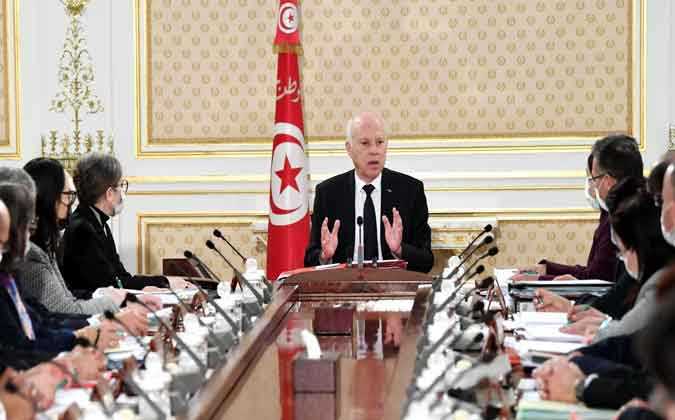 قيس سعيد : الشعب التونسي يريد تطهير البلاد 