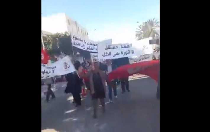 مواطنون من سيدي بوزيد : الشعب يريد إسقاط الإنقلاب 