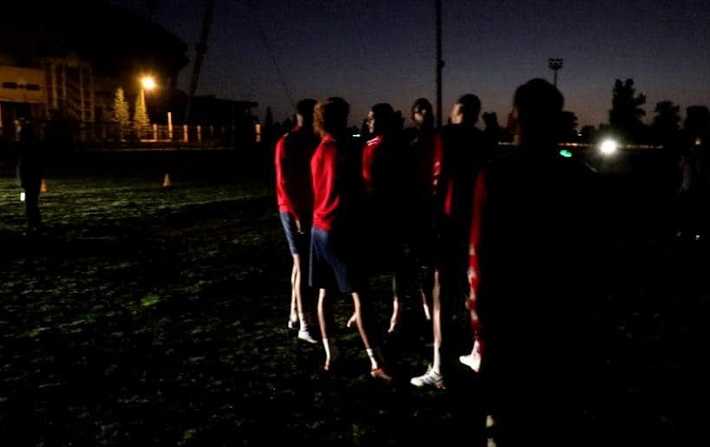 توقف الحصة التدريبية للمنتخب الوطني بسبب انقطاع التيار الكهربائي على ملعب التمارين في رادس

