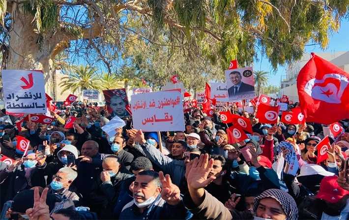 وقفة احتجاجية لحراك مواطنون ضد الانقلاب أمام  المحكمة الابتدائية بولاية قابس