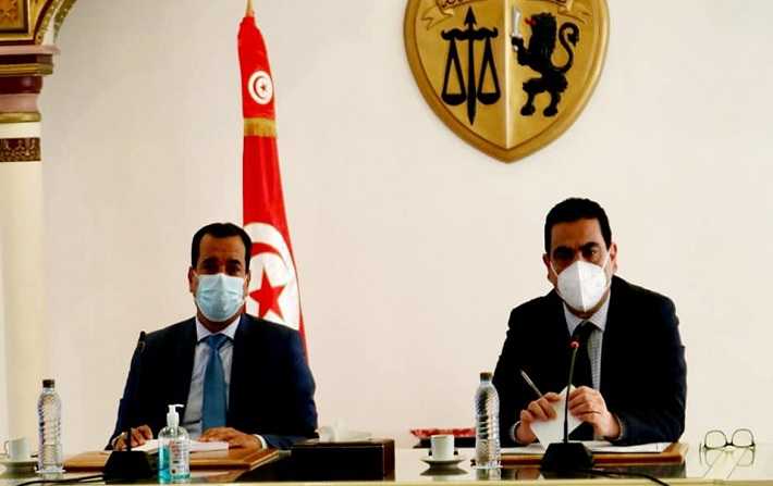 اجتماع خلية الأزمة بوزارة الخارجية لتفعيل خطة العمل للشروع في  إجلاء أفراد الجالية التونسية من أوكرانيا