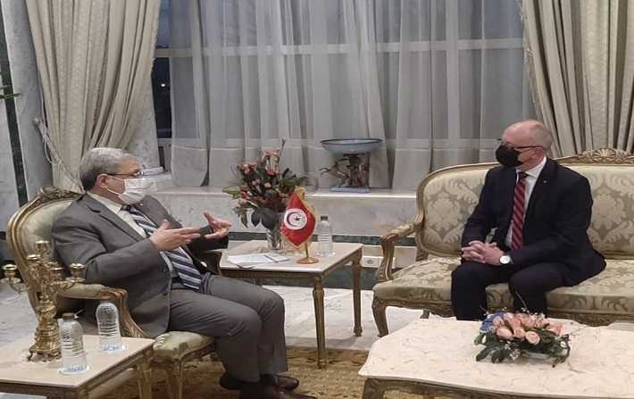 في لقائه بالقائم بأعمال سفارة روسيا بتونس: الجرندي يدعو  إلى تسوية الخلافات بالطرق السلمية 