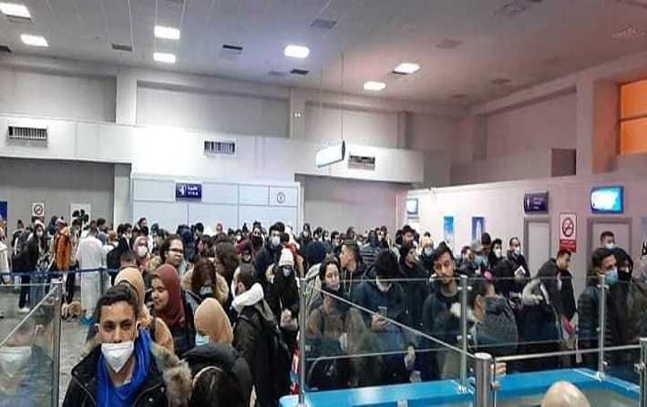 محمد الطرابلسي : تمّ إجلاء 440 مواطن تونسي من أوكرانيا من مجموع 670 أبدوا رغبتهم في العودة إلى تونس