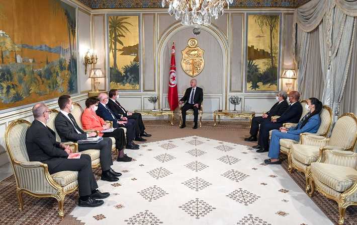  مفوّض الاتحاد الأوروبي للتوسّع وسياسة الجوار : نحن جاهزون لتخصيص 4 مليار أورو للإستثمار في تونس 