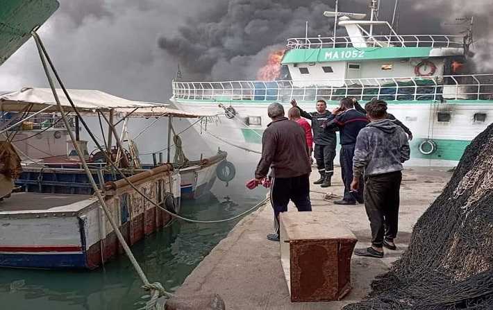 اندلاع حريق بمركب صيد في ميناء الصيد البحري بصفاقس