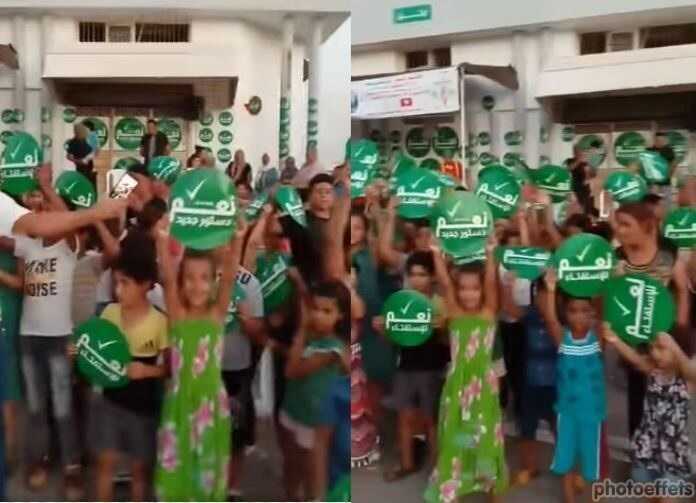 أنصار قيس سعيد يستغلون الأطفال في حملة الاستفتاء

