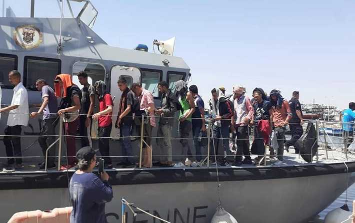  إنقاذ 64 مجتازا للحدود البحرية خلسة من جنسيات عربية و أجنبية  قبالة جزيرة قرقنة 