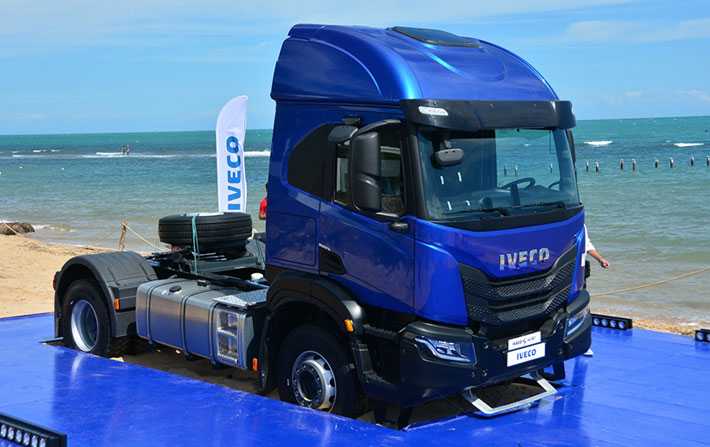 شركة IVECO تطلق مجموعة مركباتها الثقيلة الجديدة في تونس IVECO S-WAY و IVECO T-WAY  
