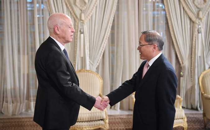 قيس سعيد يلتقي سفير الصين بتونس 