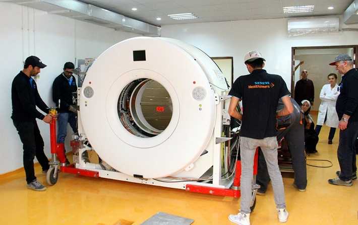 تزويد معهد صالح عزيز بآلة متطورة للكشف عن الاورام السرطانية