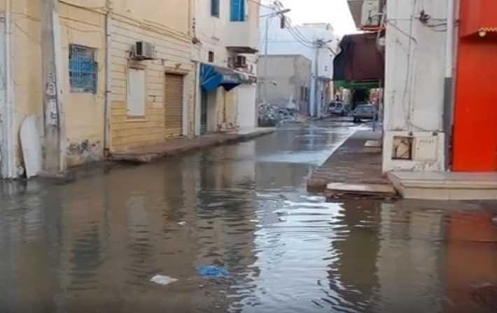 مواطنو حلق الوادي يستفيقون على شوارع مغمورة بالمياه