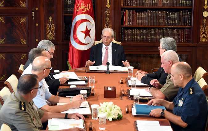 رئيس الجمهورية محمد الناصر يشرف على اجتماع المجلس الأعلى للجيوش
