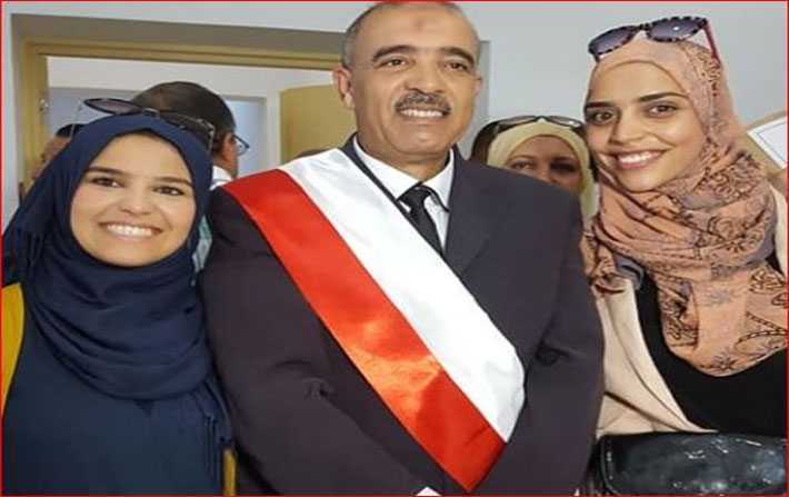 نقابة أعوان بلدية الكرم تتهم فتحي العيوني بهدم جزء من  مقرّ النقابة

