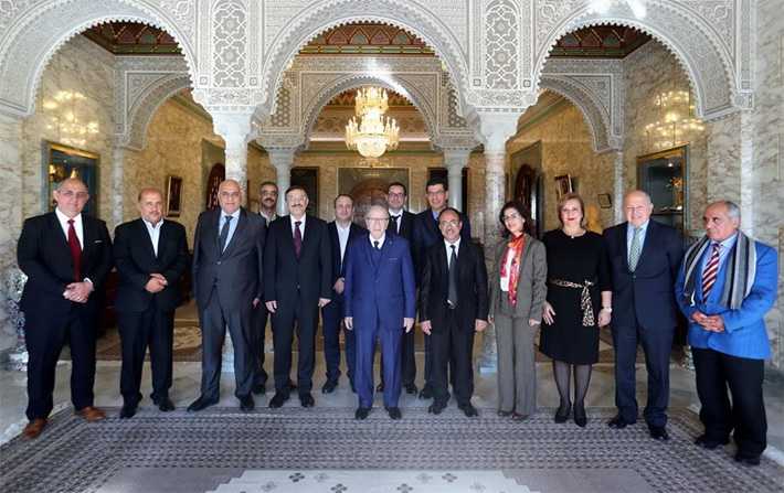 رئيس الجمهورية يستقبل أعضاء الجامعة التونسية لمديري الصحف